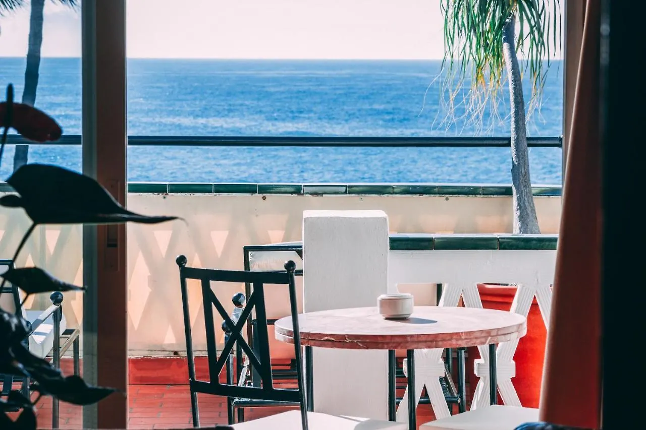 Hotel Carabeo ネルハ