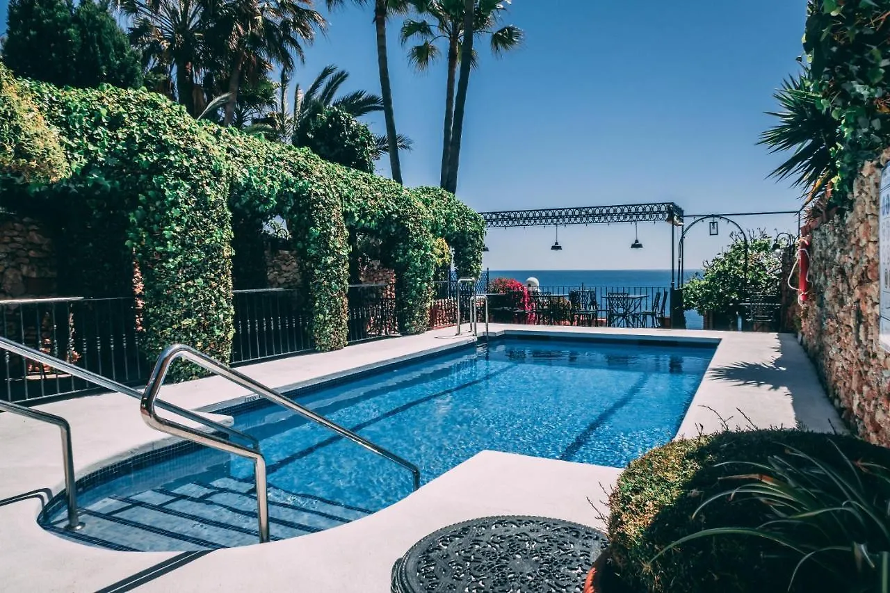 Hotel Carabeo ネルハ