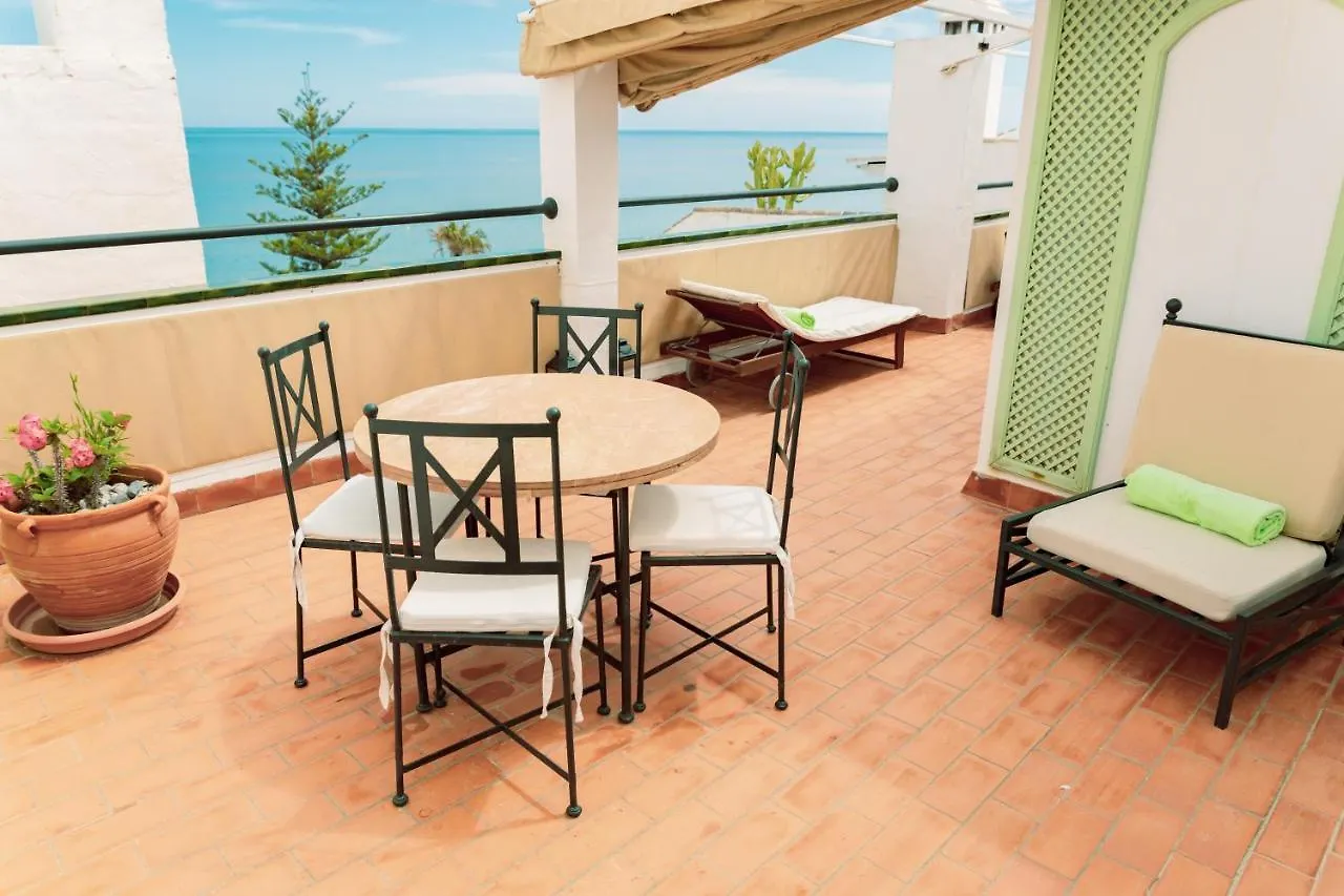Hotel Carabeo ネルハ